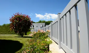 kostum_aluminium_contemporain_barraudage_ajoure_heol_9006 (1)